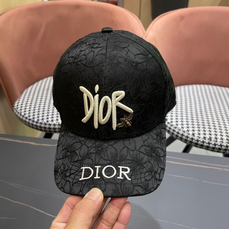 CHRISTIAN DIOR